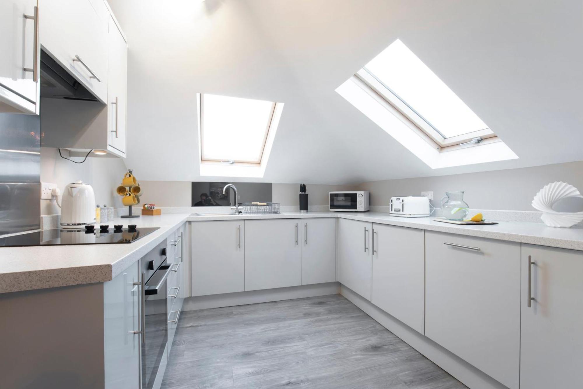 Elliot Oliver - Modern 2 Bedroom Town Centre Apartment Cheltenham Exterior foto