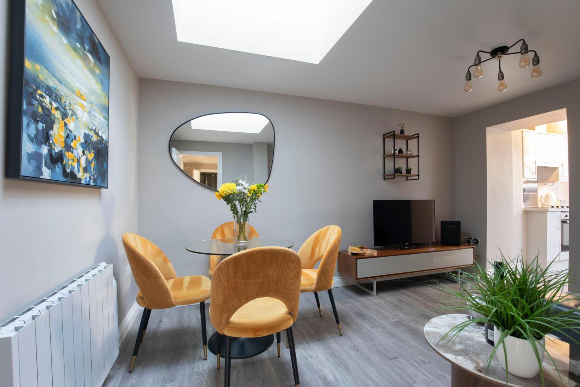 Elliot Oliver - Modern 2 Bedroom Town Centre Apartment Cheltenham Exterior foto
